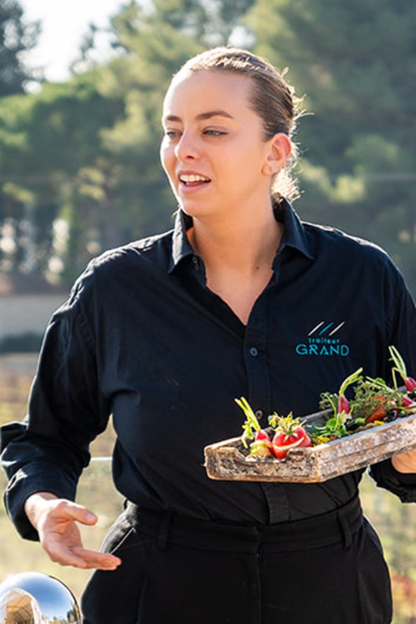 Portrait de Helene, equipe Traiteur Grand
